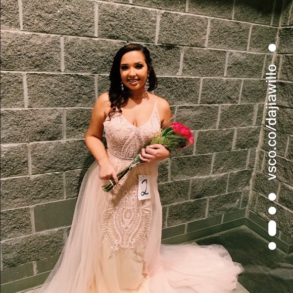 beautiful pageant gown - Picture 4 of 4